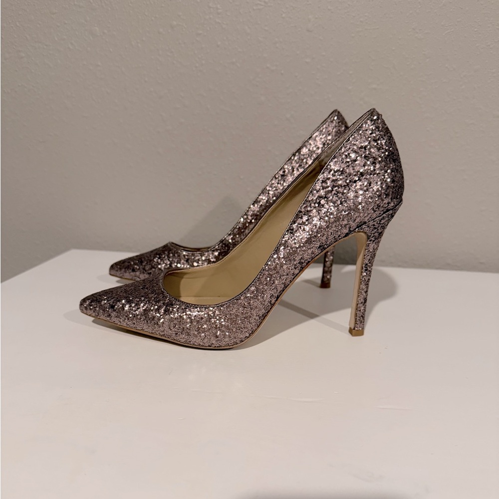BCBGeneration “Treasure 2” Glitter Pump, size 7.5